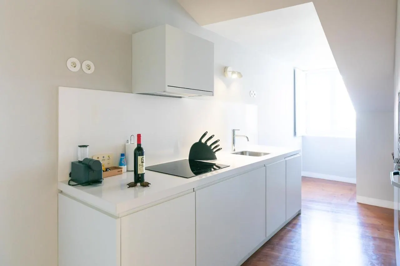 Lisbon Five Stars Apartments Combro 7 0*,