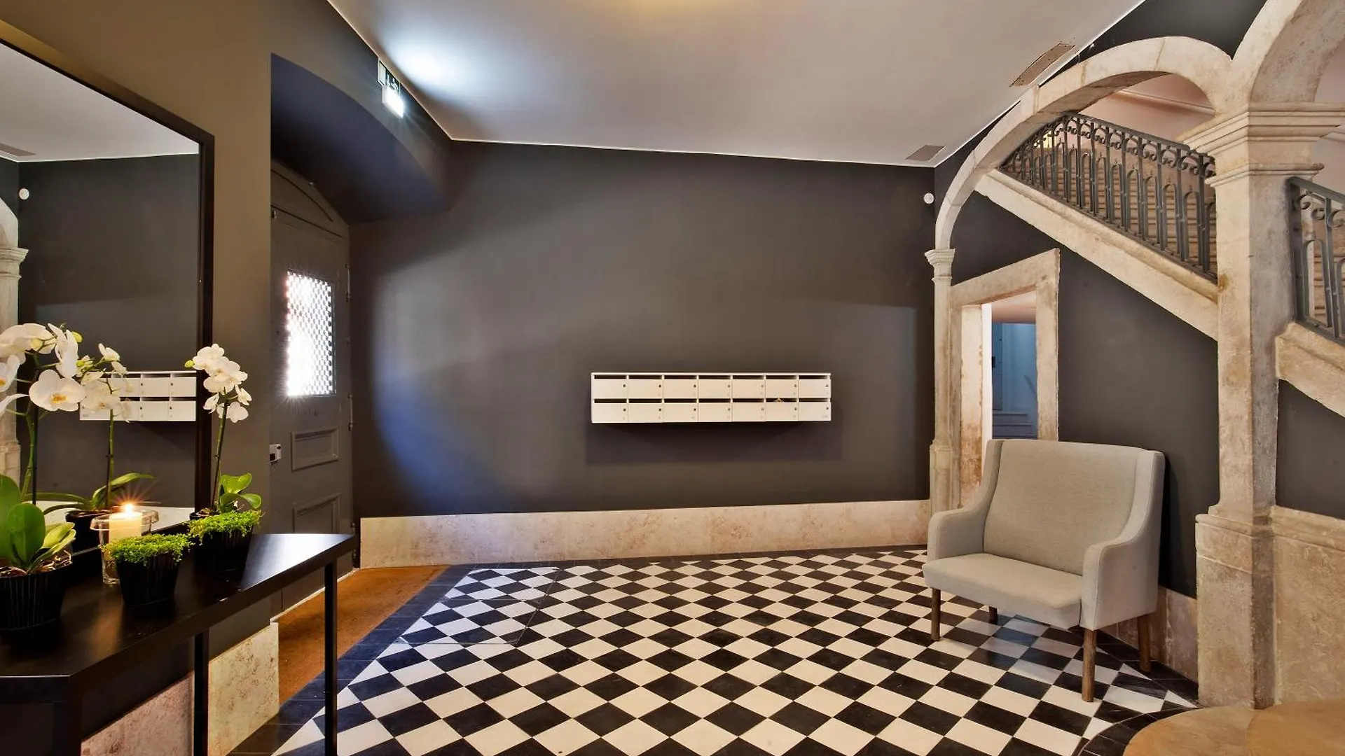Lisbon Five Stars Apartments Combro 7 0*,  Portugalia