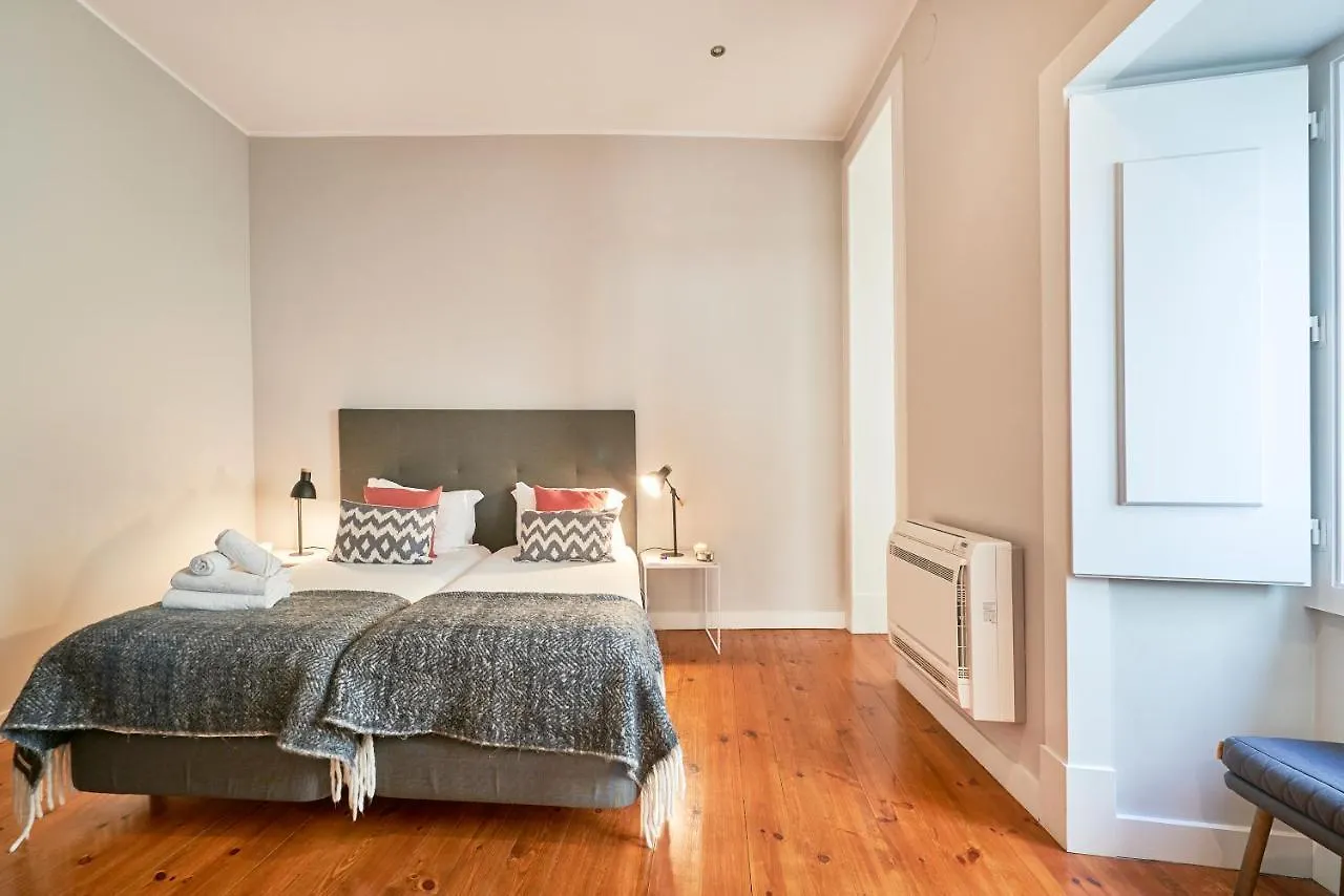 Lisbon Five Stars Apartments Combro 7 0*,